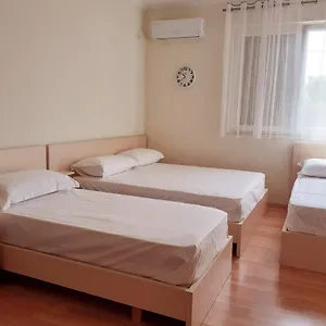  Affittacamere Zadeja Albania